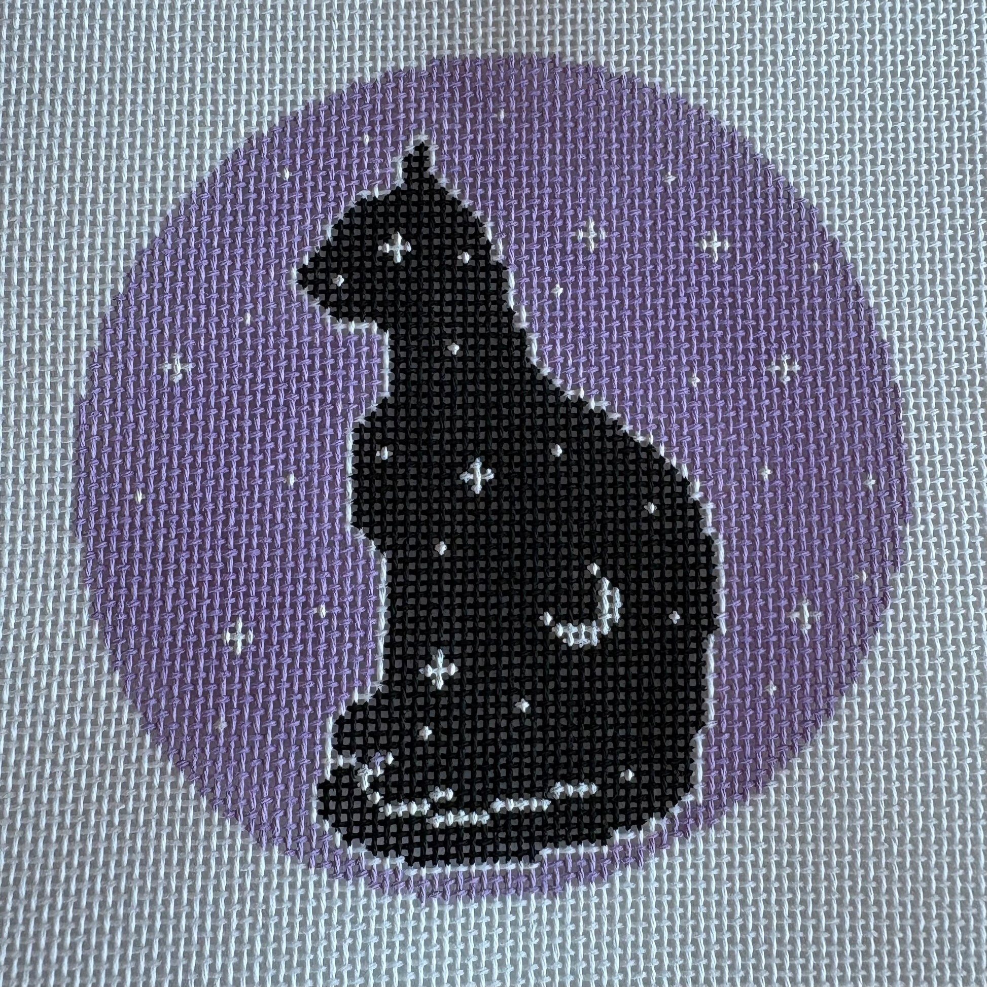 Black cat Round