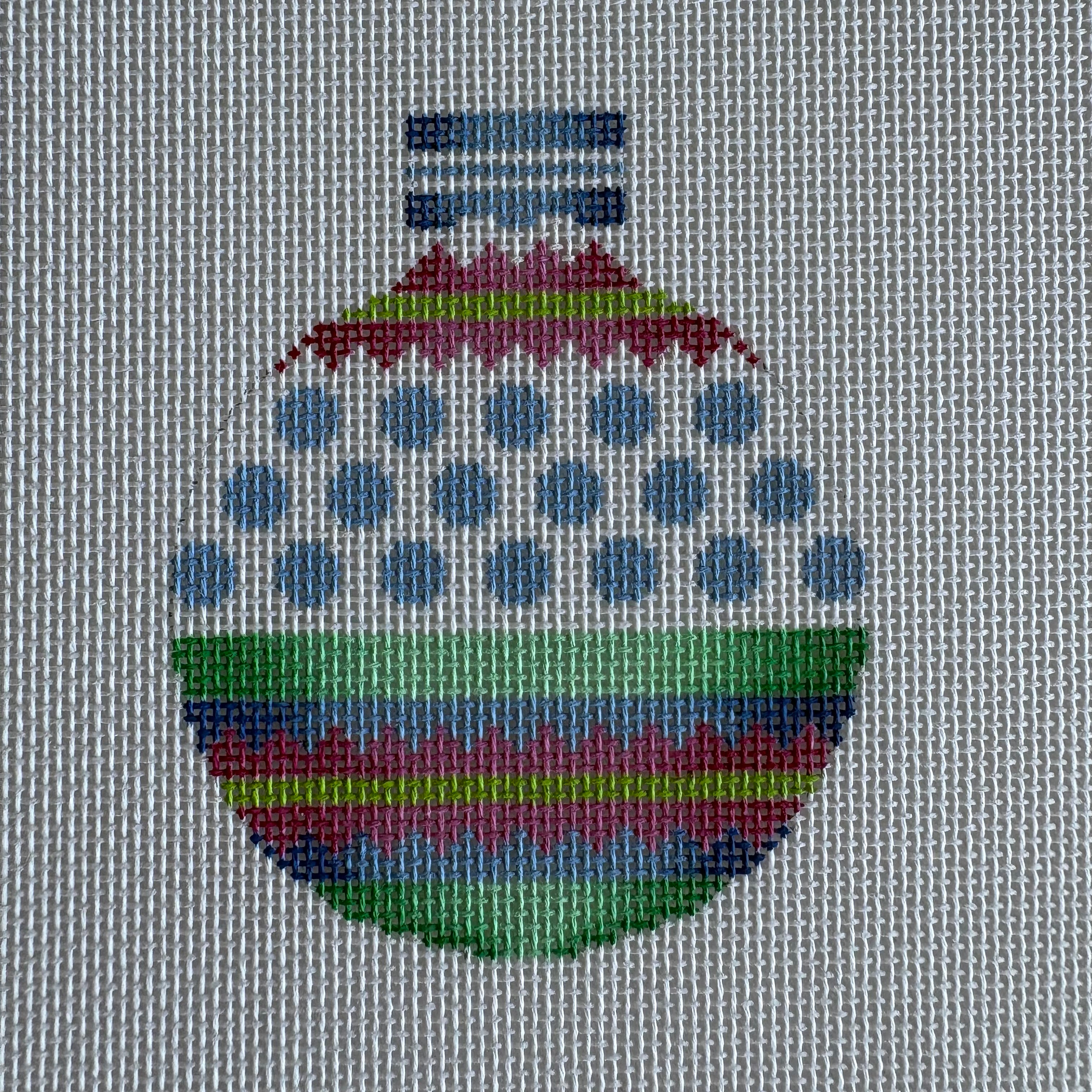 Ornament bulb blue dots