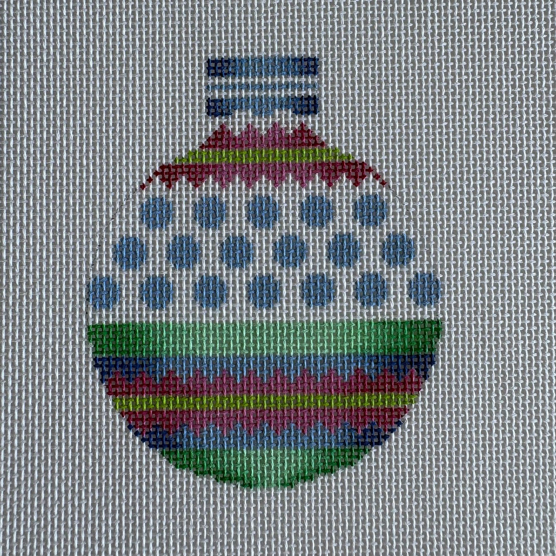Ornament bulb blue dots